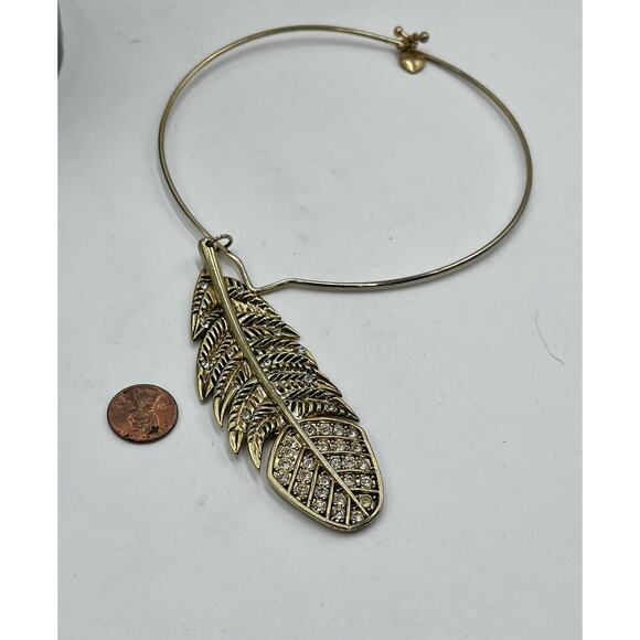 Betsey Johnson Indian Summer Lg
Pave Feather Choker Torque Gold Tone Necklace - Picture 13 of 15